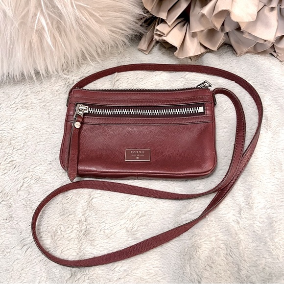 Fossil Pebbled Leather Burgundy Merlot Red Small Crossbody Bag Purse - Picture 1 of 7